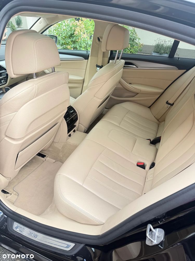 BMW Seria 5 525d Sport Line - 14