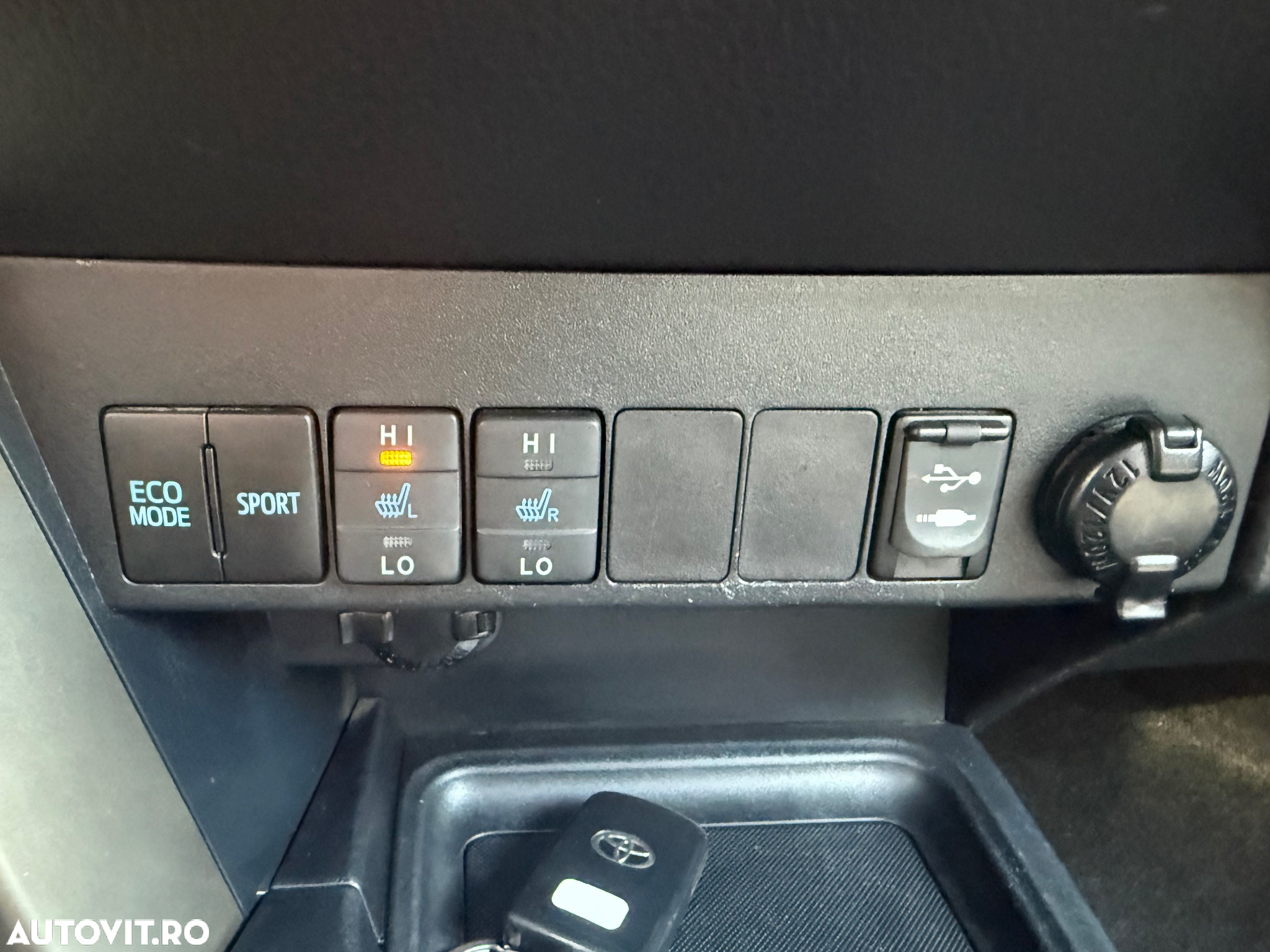 Toyota RAV4 2.2 D-4CAT 4WD Aut Luxury - 30