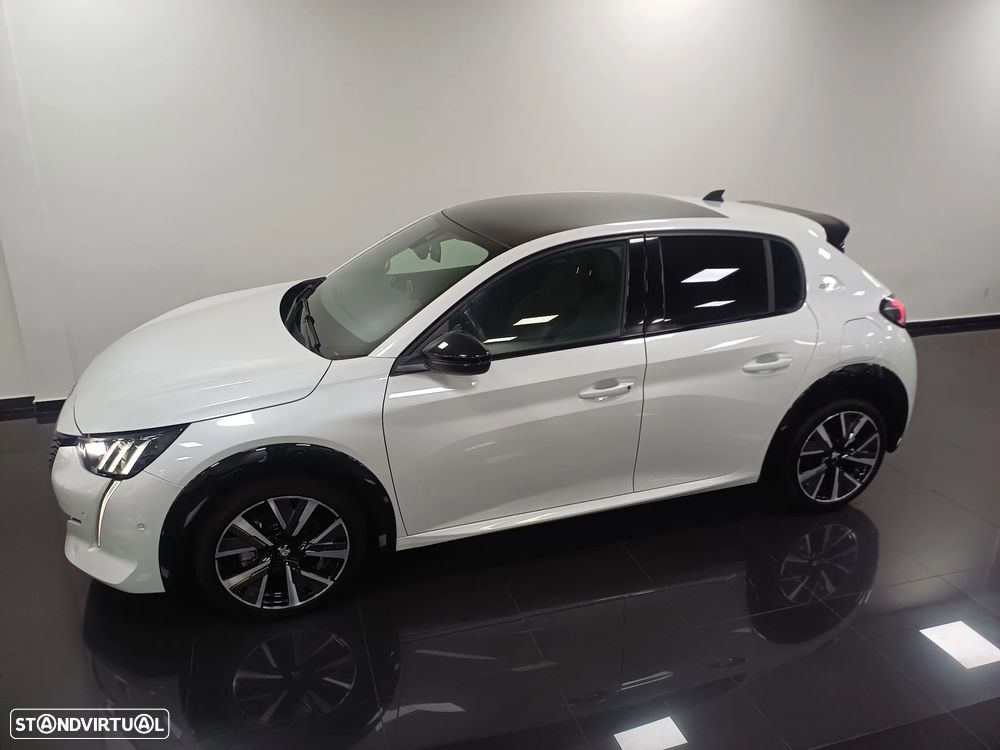 Peugeot 208 PureTech 130 EAT8 GT Pack - 11
