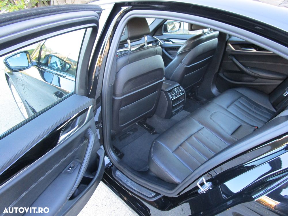 BMW Seria 5 530e xDrive Aut. Luxury Line - 23