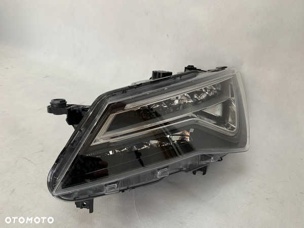 Seat Ateca 17r Reflektor lewy lampa lewa 2017