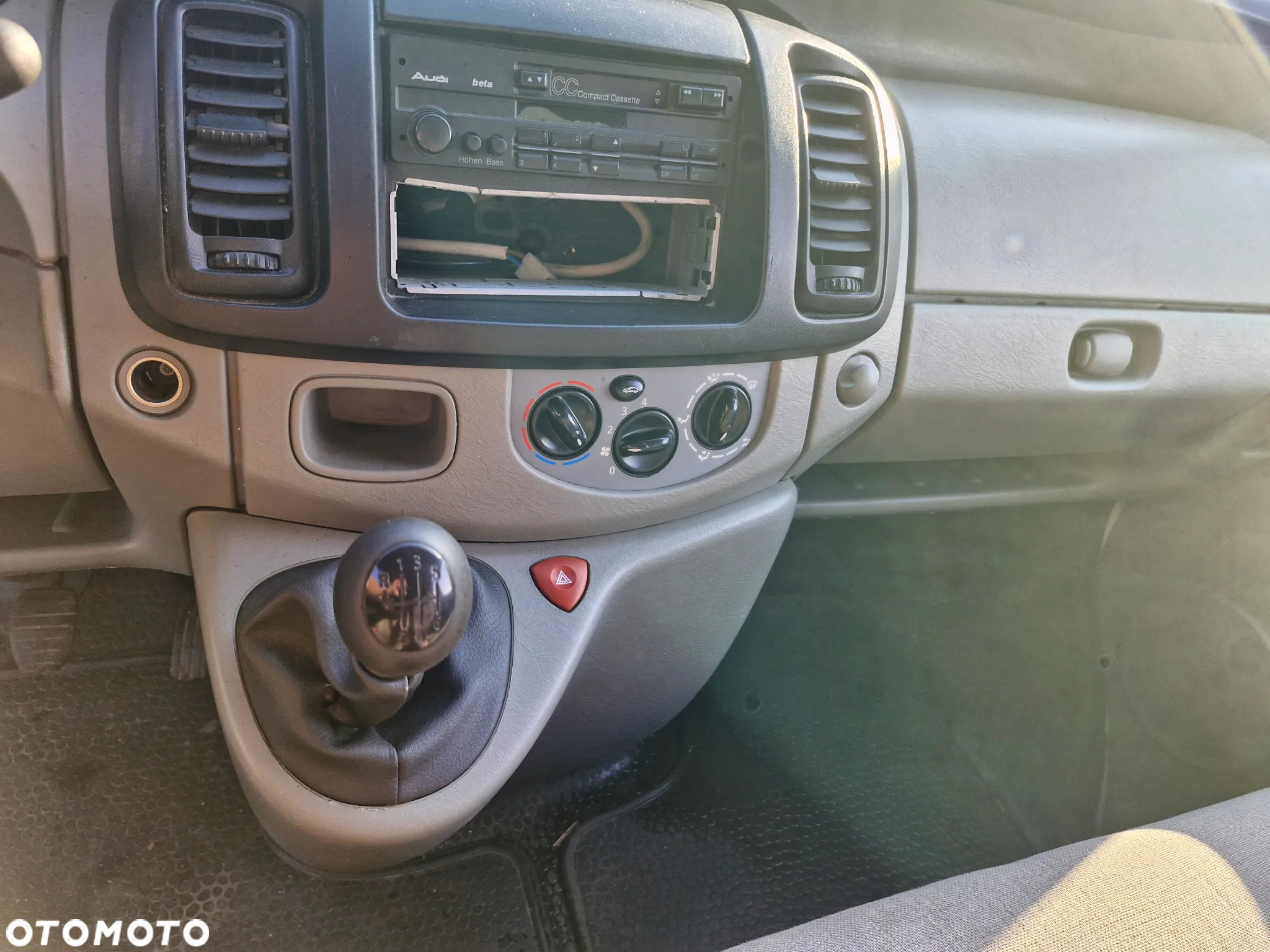 Renault TRAFIC - 13