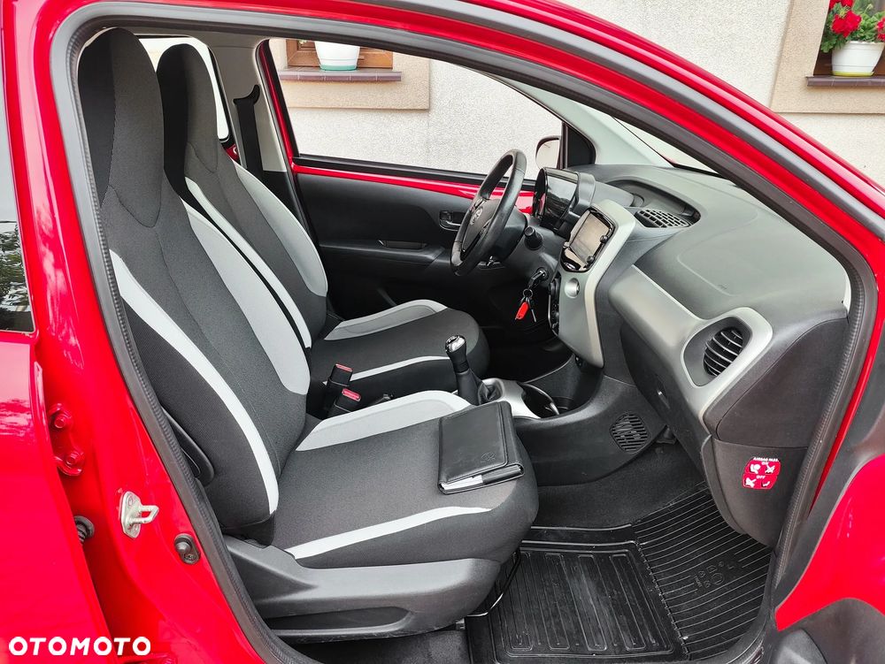 Toyota Aygo x-wave - 19