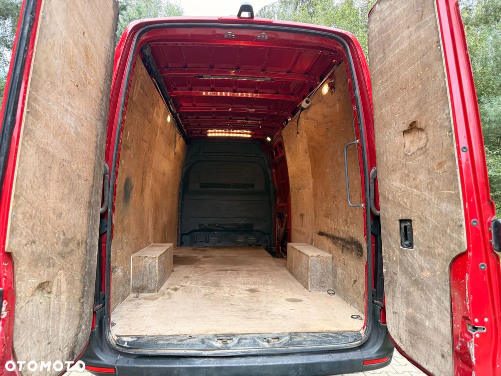 Mercedes-Benz Sprinter - 12