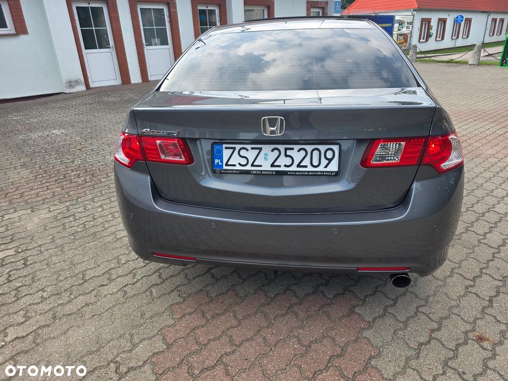 Honda Accord 2.0 Executive Nav - 26