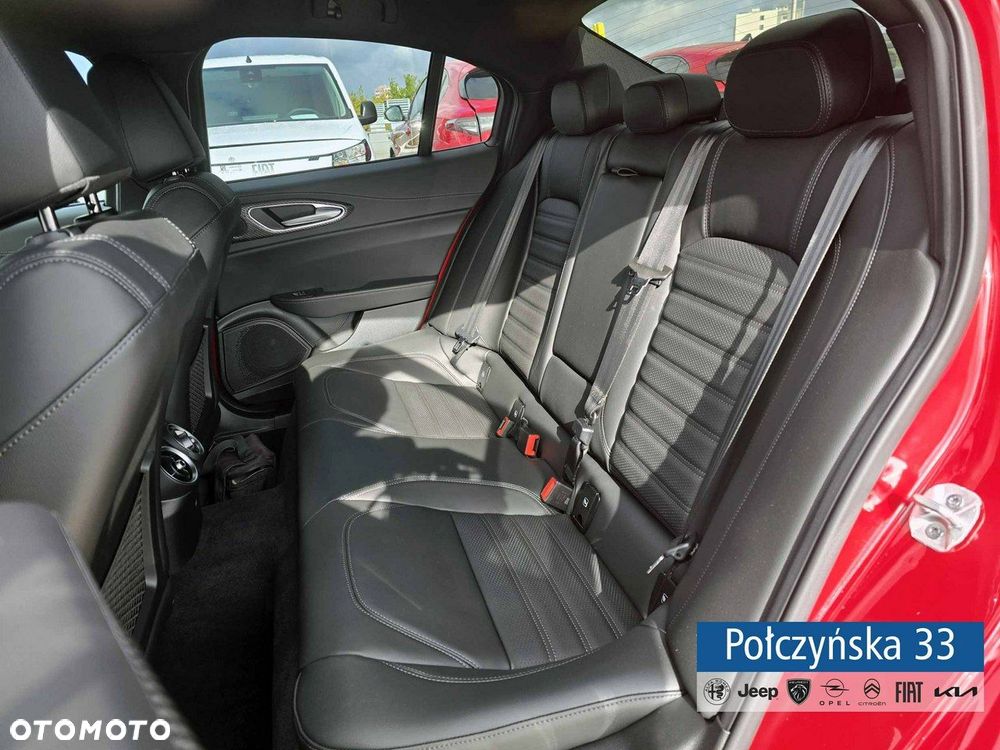 Alfa Romeo Giulia - 17