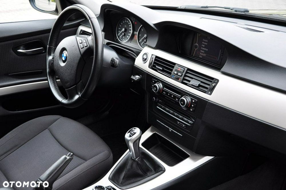 BMW Seria 3 325i Edition Exclusive - 25