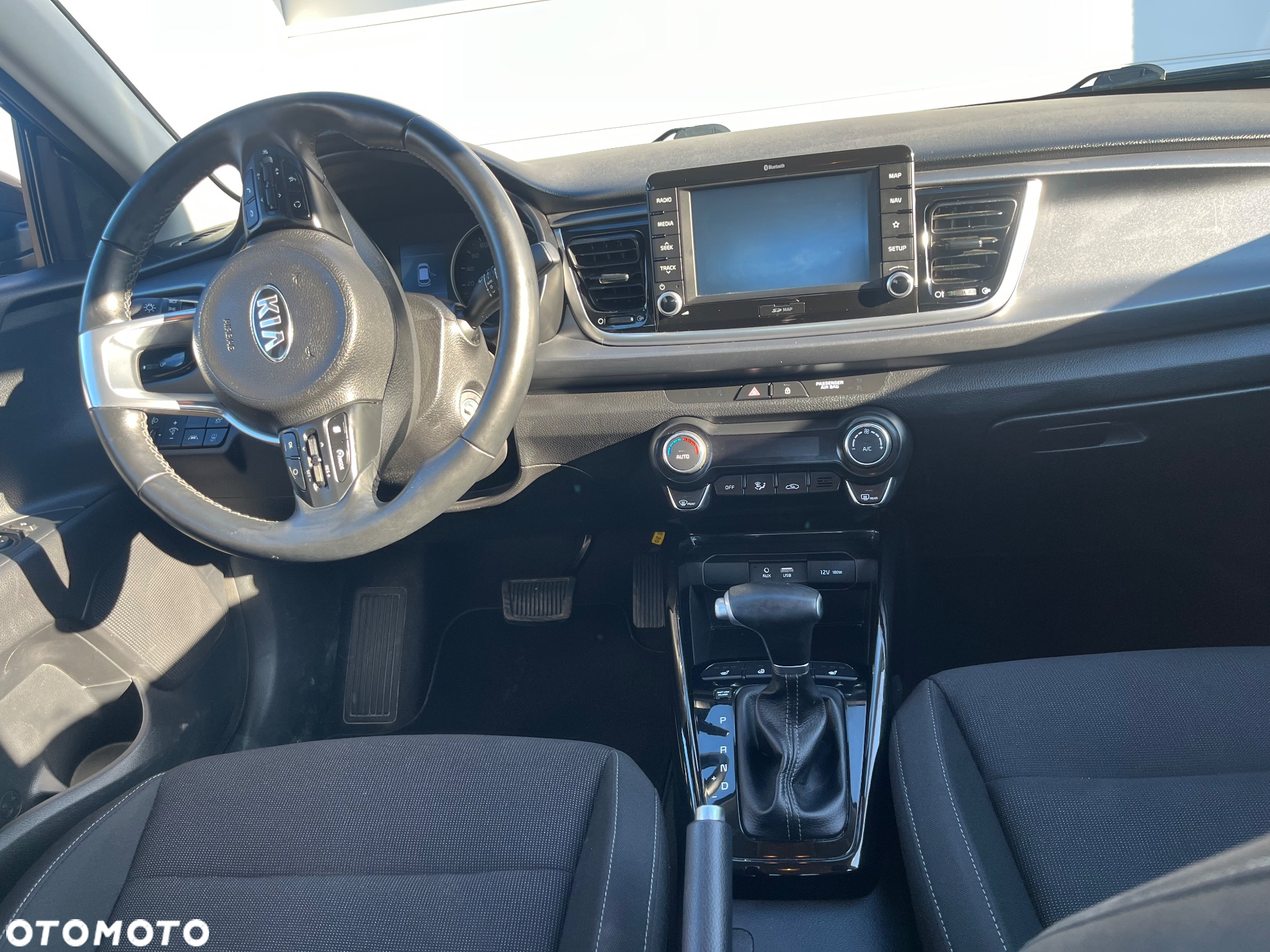 Kia Rio - 8