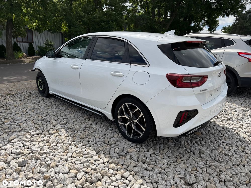 Kia Ceed 1.6 CRDi Eco-Dynamics+ (48V Mild-Hybrid) GT Line - 4