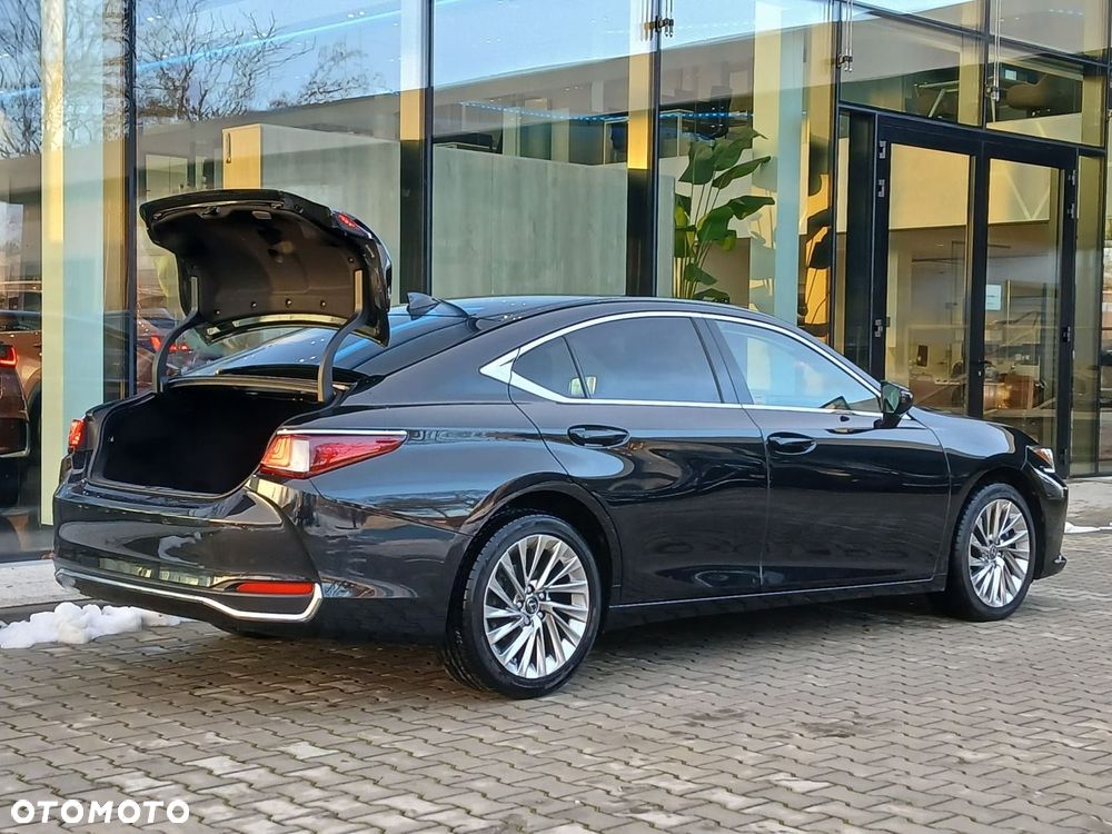 Lexus ES 300h Business Edition - 40