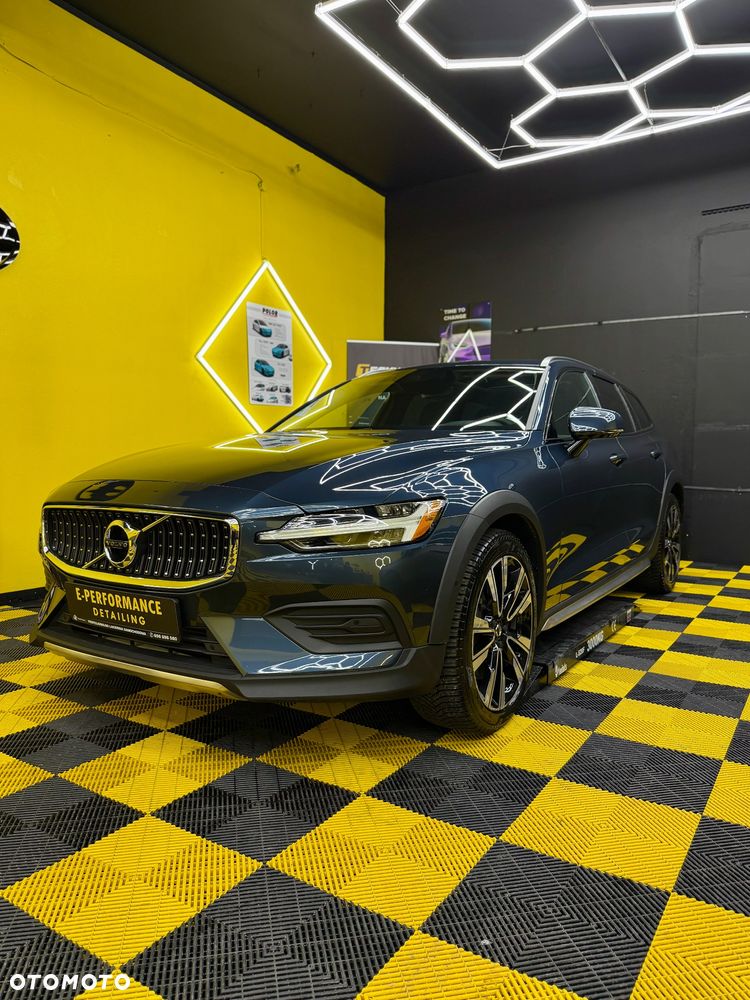Volvo V60 Cross Country T5 AWD Geartronic - 33