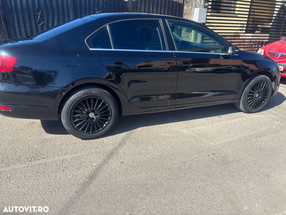 Volkswagen Jetta 2.0 TDI DSG Comfortline - 8