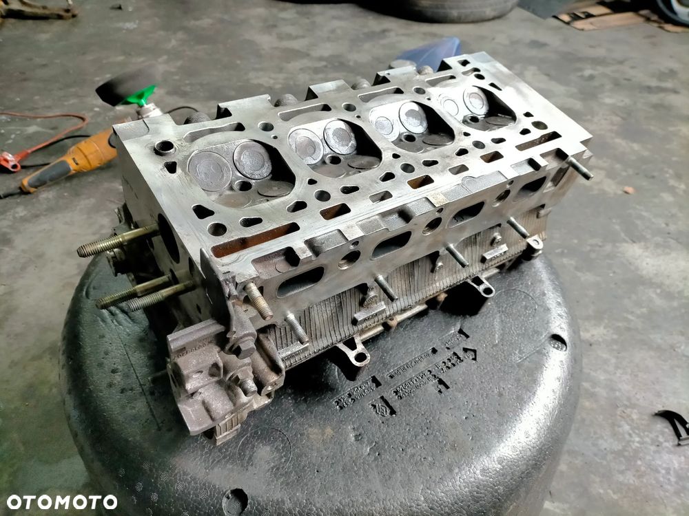 Głowica Renault laguna II espace IV 2.0 16V - 1