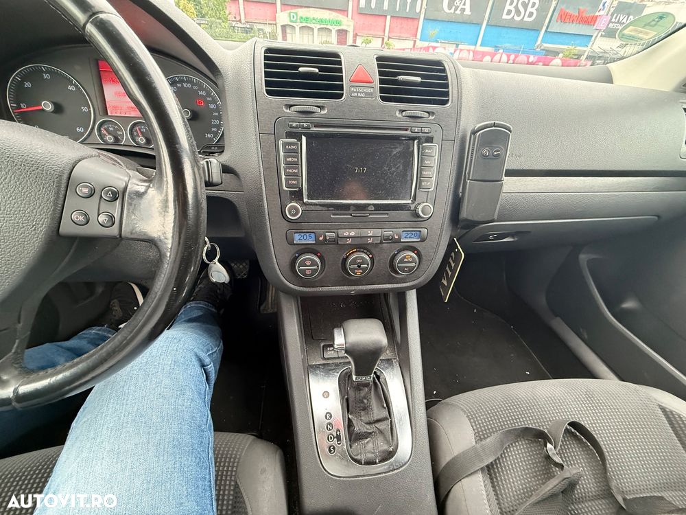 Volkswagen Golf 2.0 TDI DPF DSG Sportline - 17