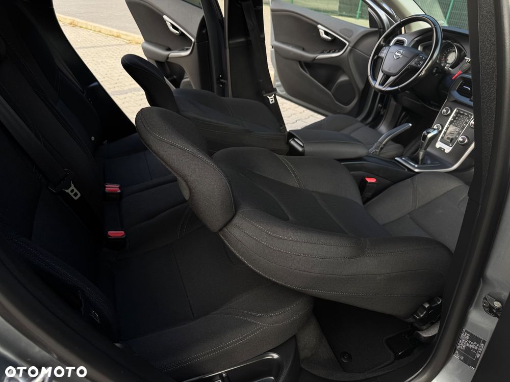 Volvo V40 D2 Summum - 6