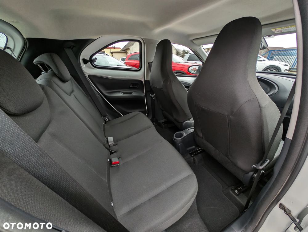 Toyota Aygo X Business Edition - 26