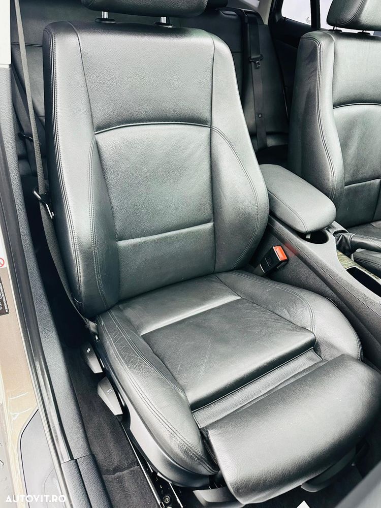 BMW X1 sDrive18d xLine - 19