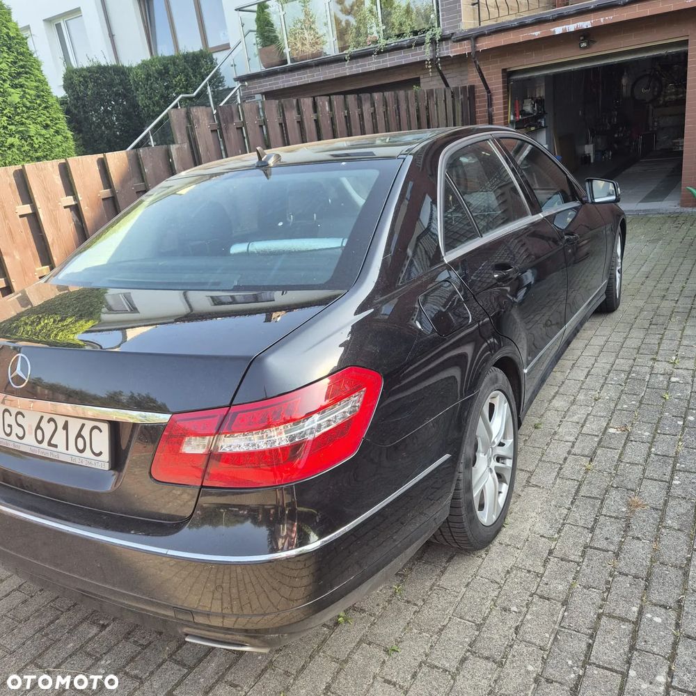 Mercedes-Benz Klasa E 200 NGT BlueEffICIENCY Avantgarde - 17