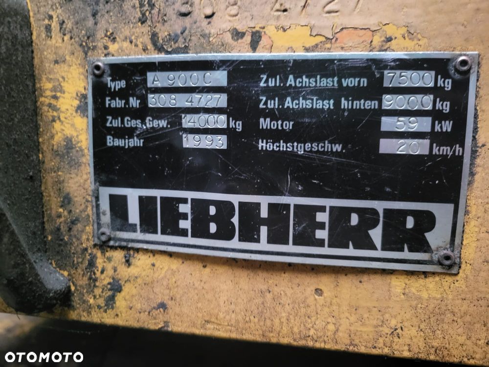 Liebherr A900 - 3