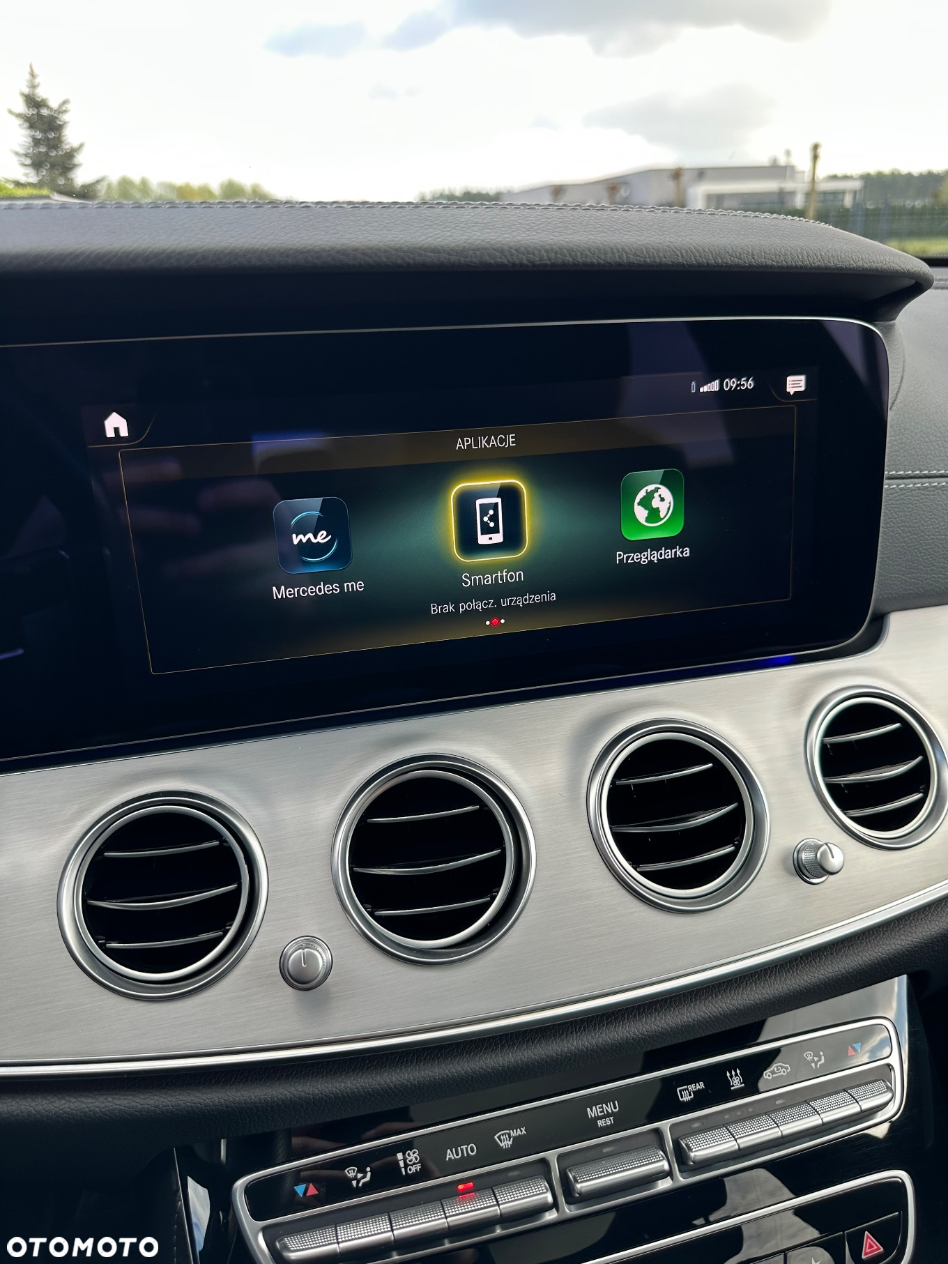 Mercedes-Benz Klasa E 300 d 4Matic T 9G-TRONIC AMG Line - 32