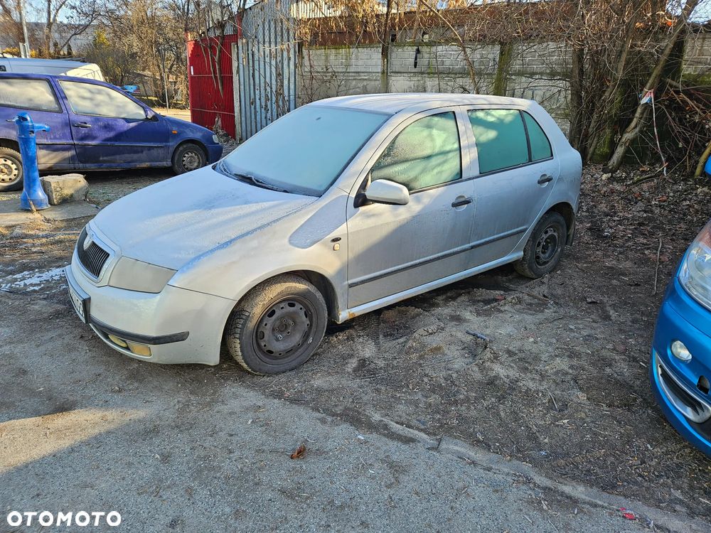 Skoda Fabia 1.4 MPi srebrna na części - 1