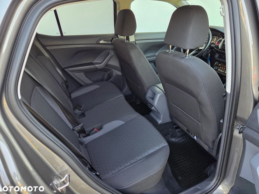 Volkswagen T-Cross - 13