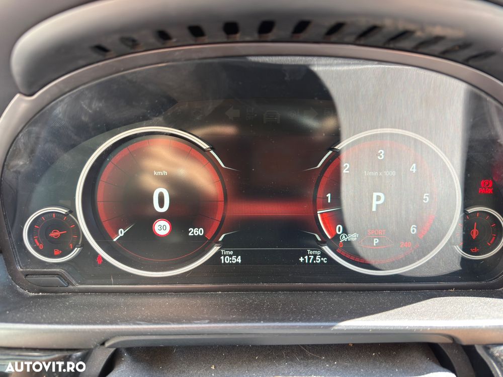 BMW Seria 5 530d xDrive AT - 22