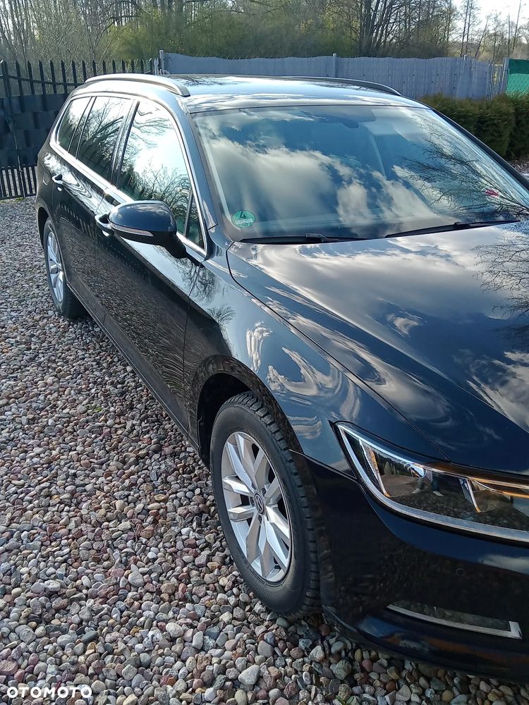 Volkswagen Passat - 12