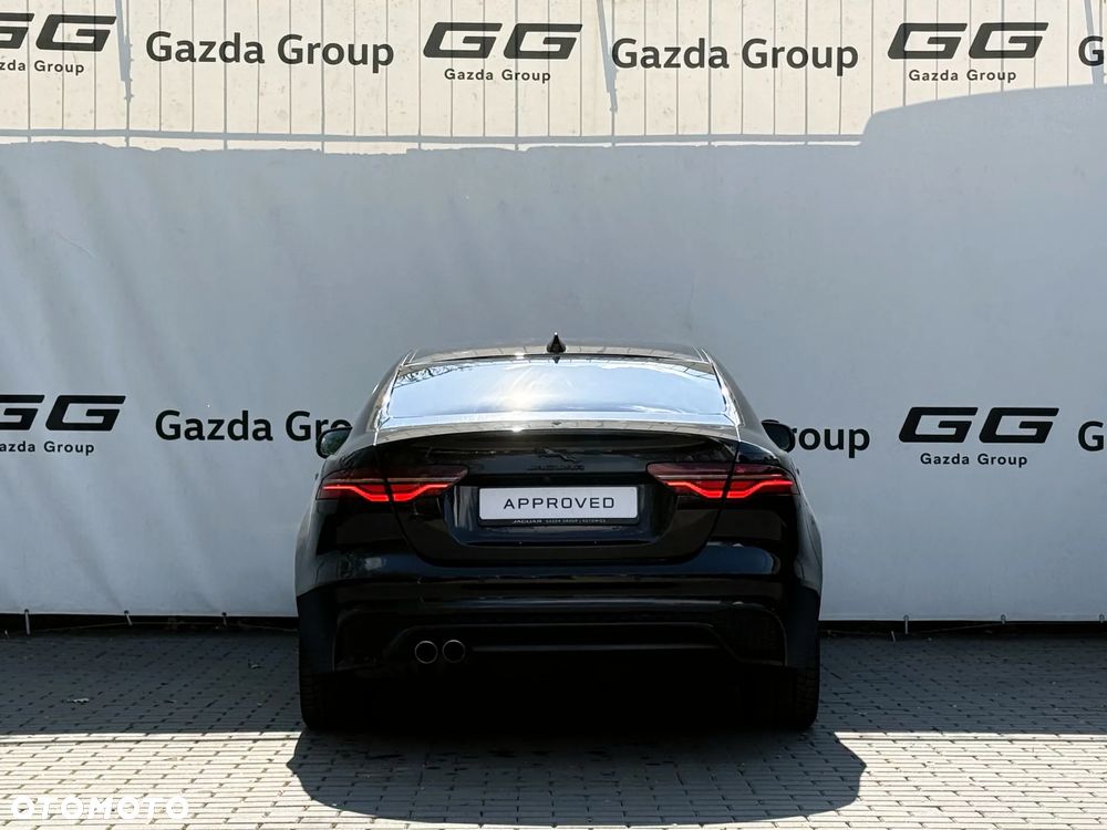 Jaguar XE 2.0 D200 mHEV R-Dynamic Black - 6