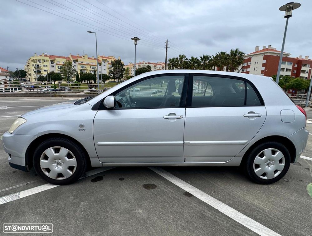 Toyota Corolla 1.4 SE - 4