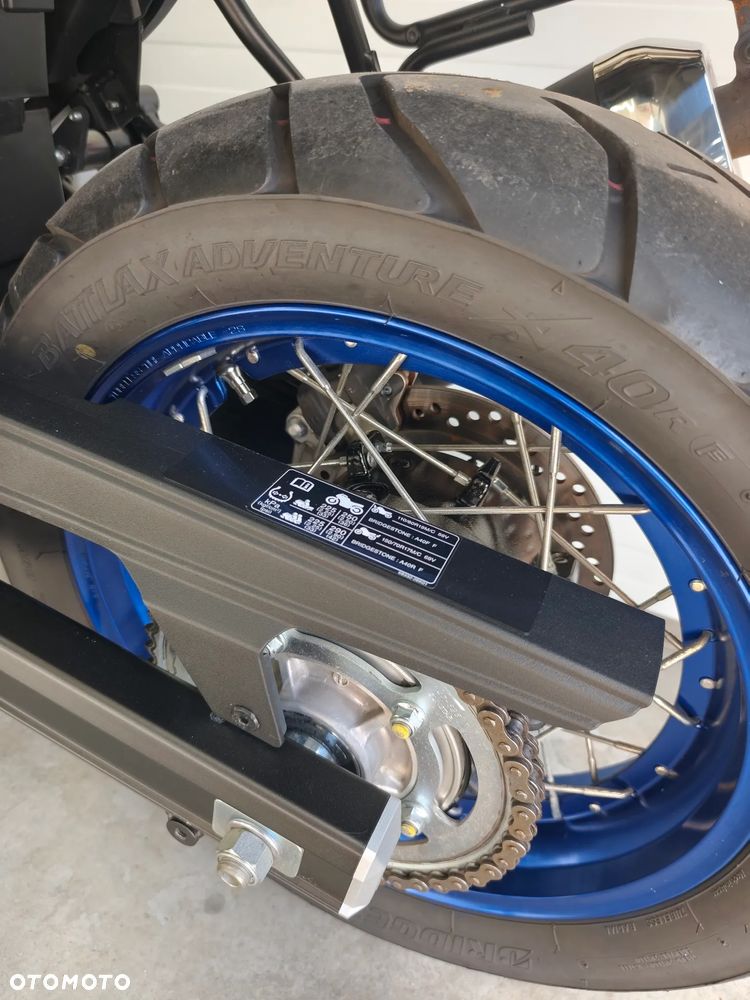 Suzuki V-STROM - 12