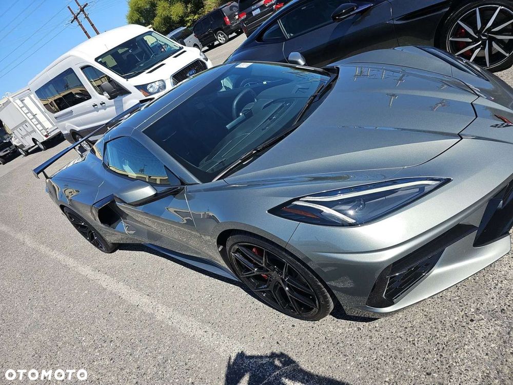 Chevrolet Corvette - 5