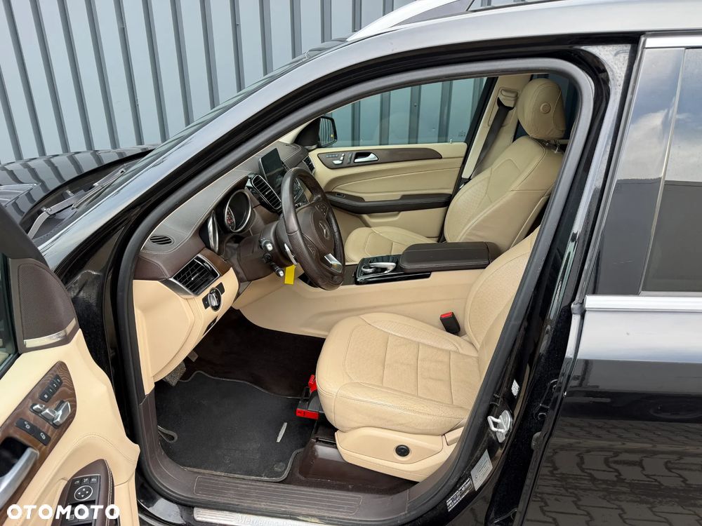 Mercedes-Benz GLS 350 d 4Matic 9G-TRONIC AMG Line - 23