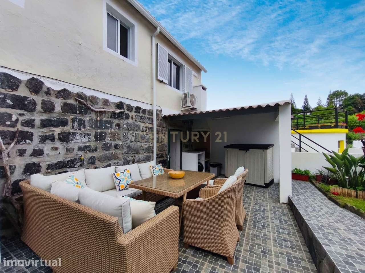 Moradia T2 no Centro da Vila do Nordeste | Jardim e Excelente Potencia - Grande imagem: 3/25