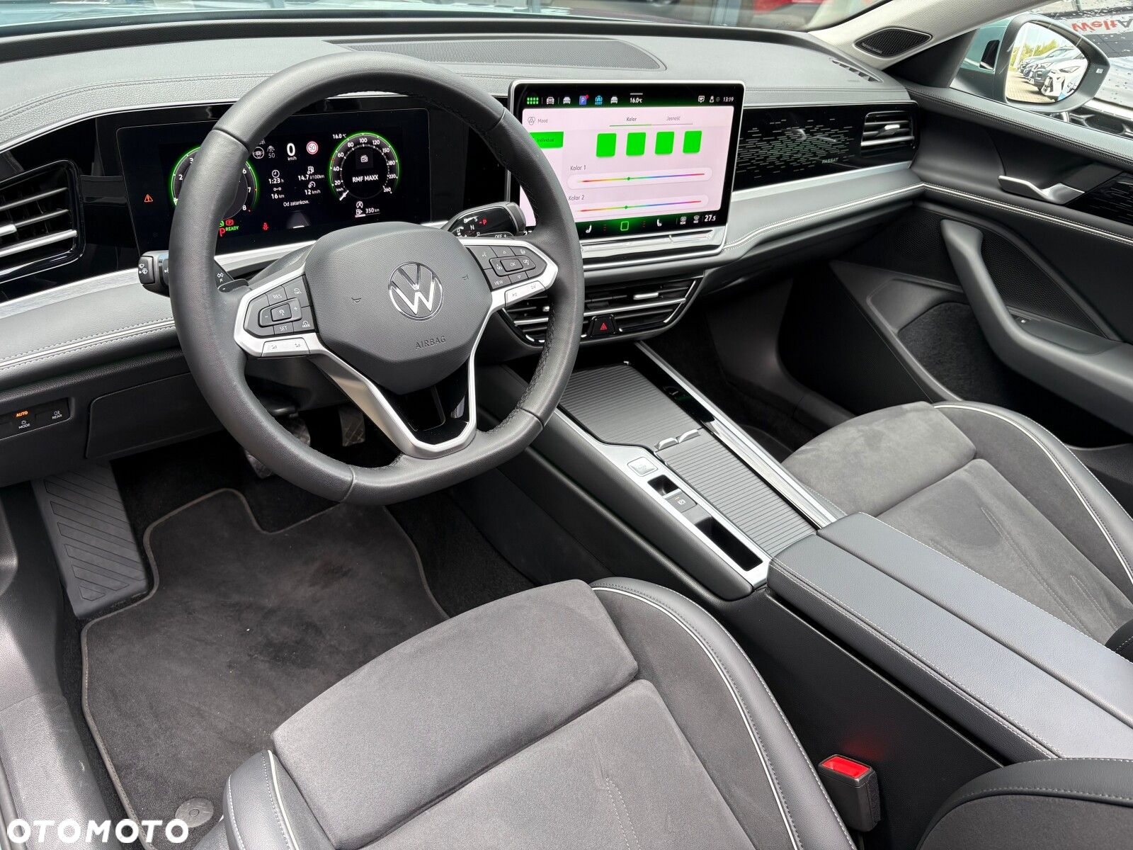 Volkswagen Passat - 12