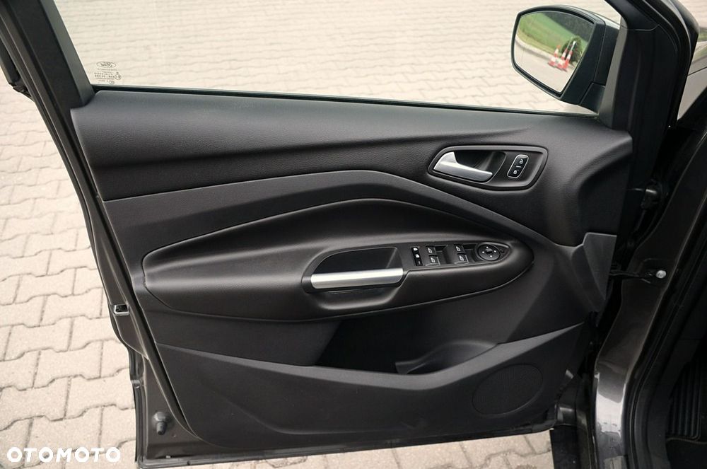 Ford Kuga - 24