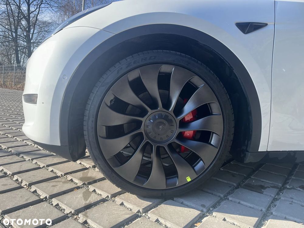 Tesla Y Performance AWD - 15
