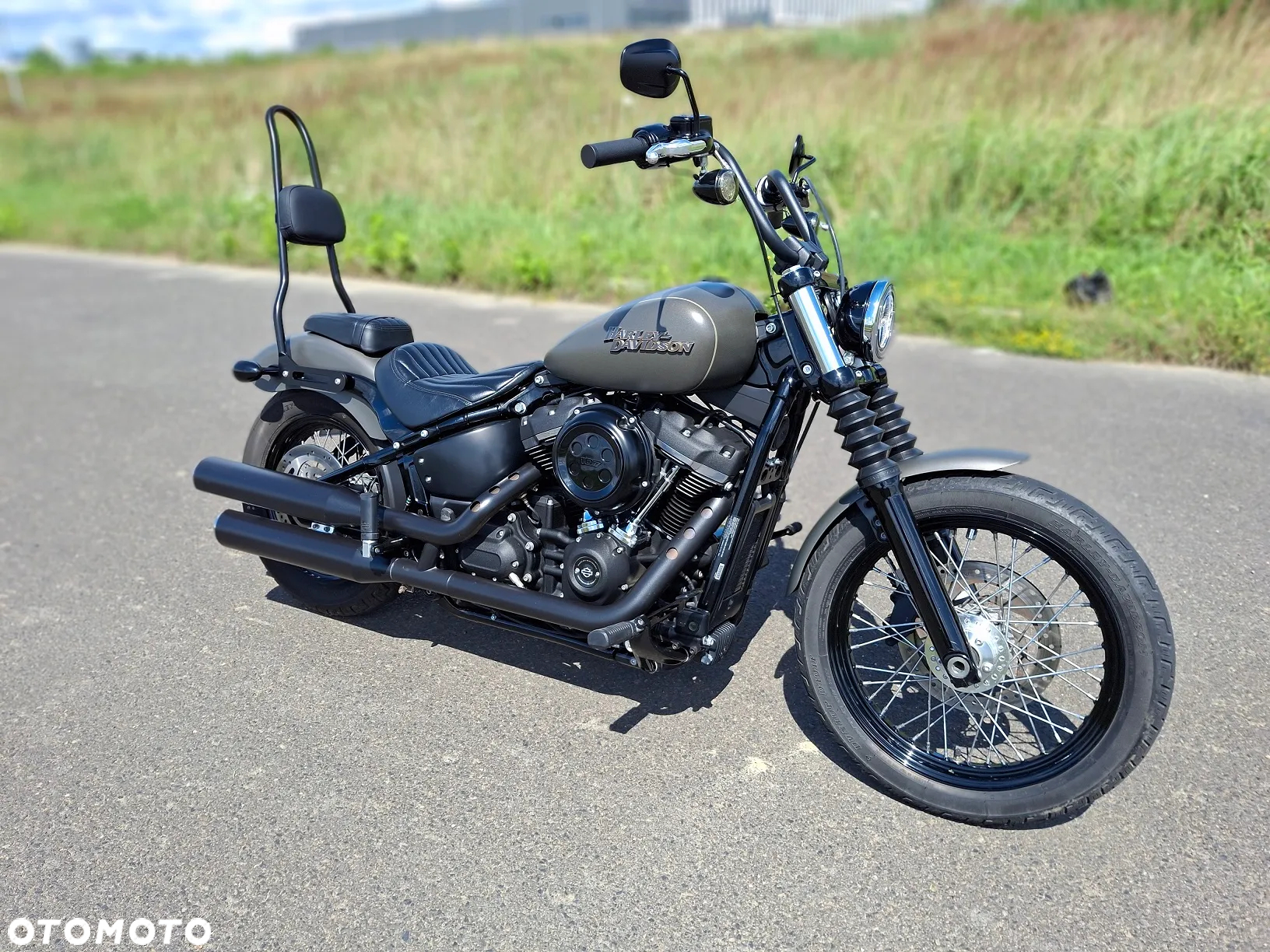 Harley-Davidson Softail Street Bob - 11