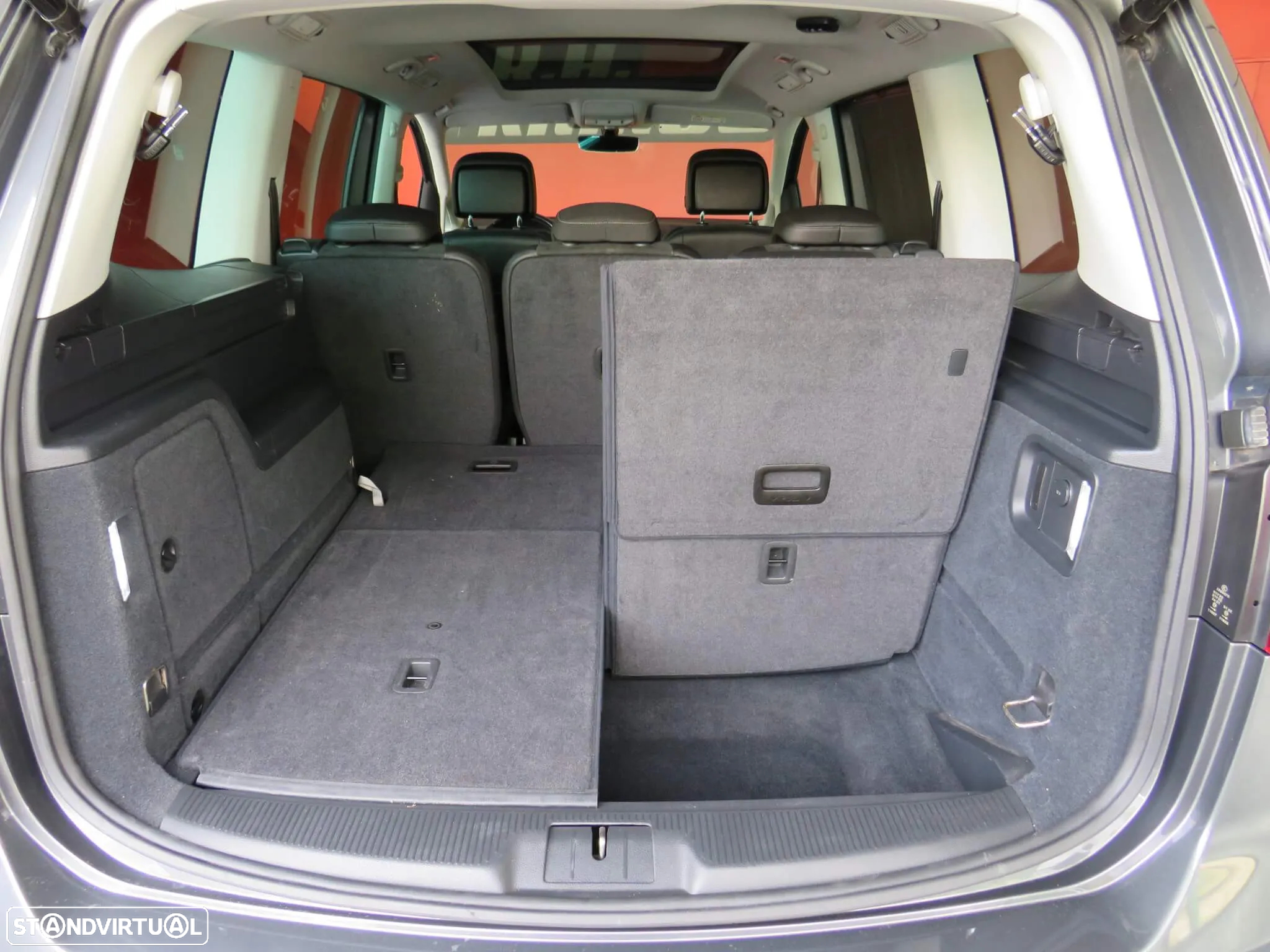 VW Sharan 2.0 TDI Highline DSG - 48