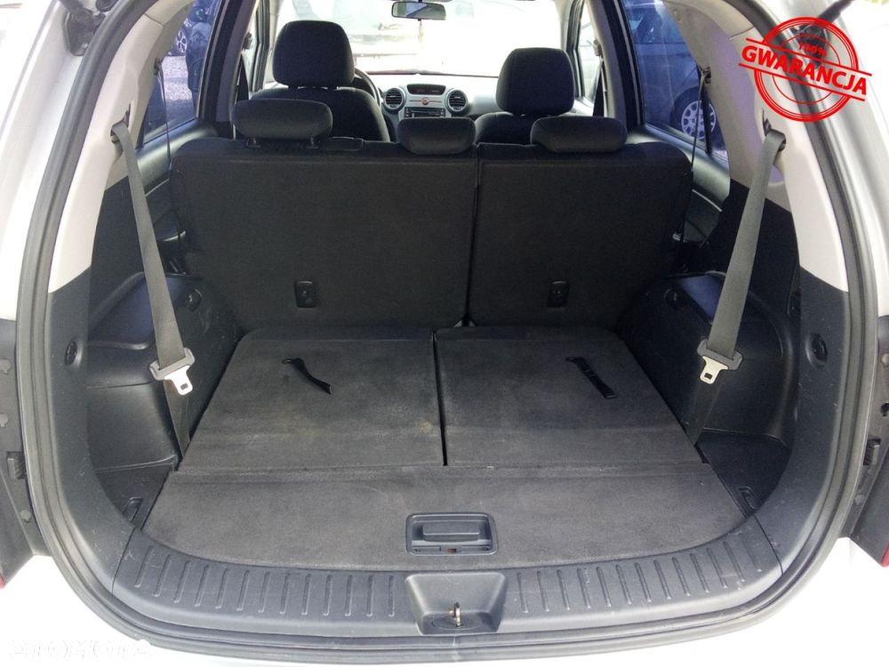 Kia Carens - 26