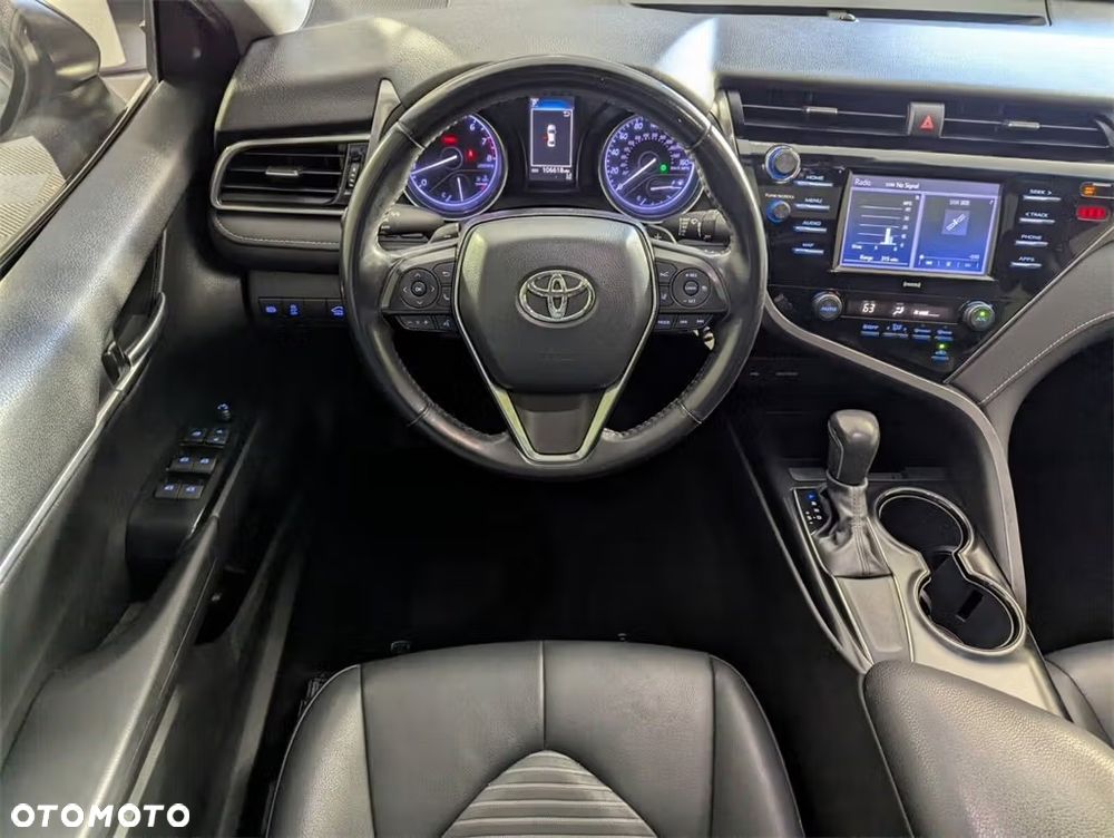 Toyota Camry - 13