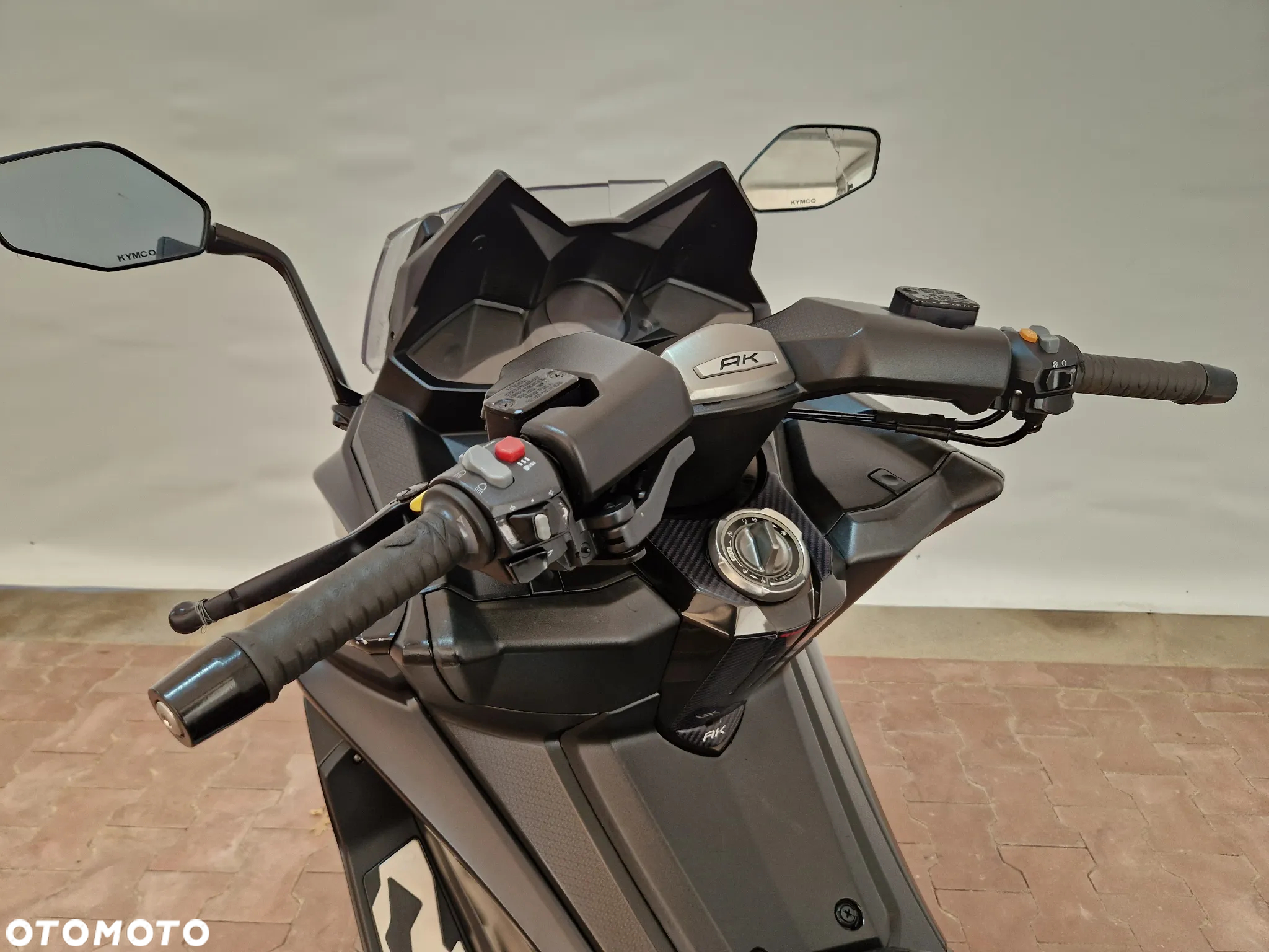 Kymco AK 550 - 29