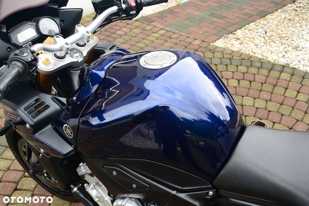 Yamaha FZ - 24