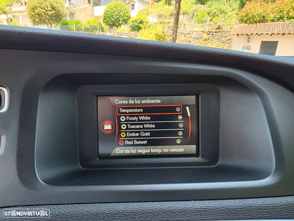 Volvo V40 1.6 D2 Momentum - 16