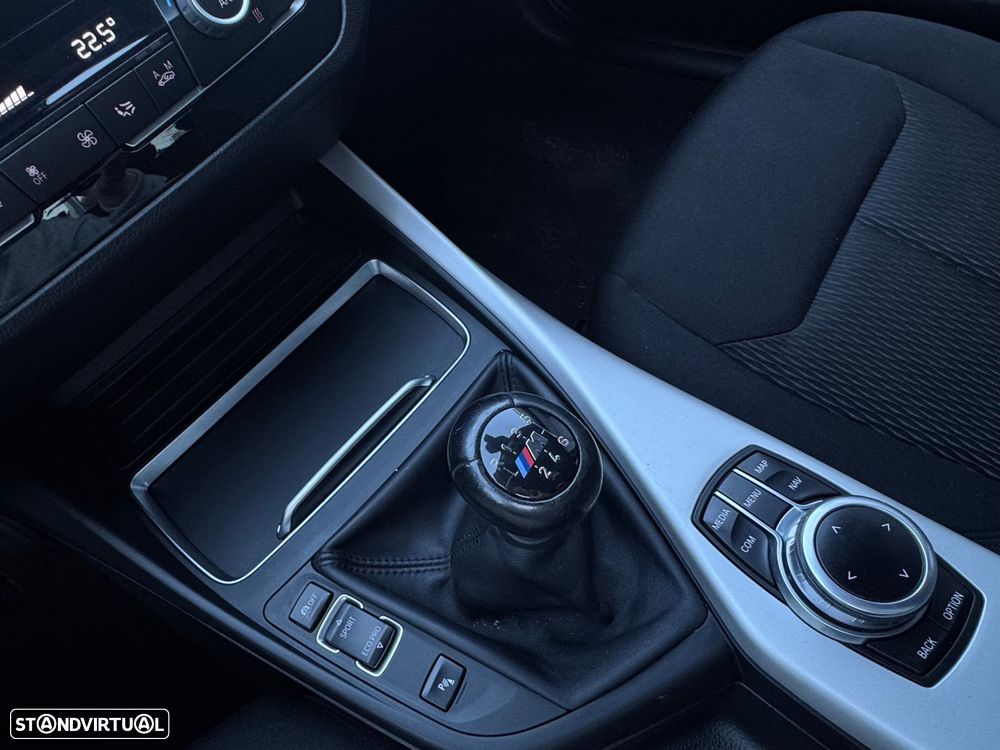 BMW 116 d Pack M - 14