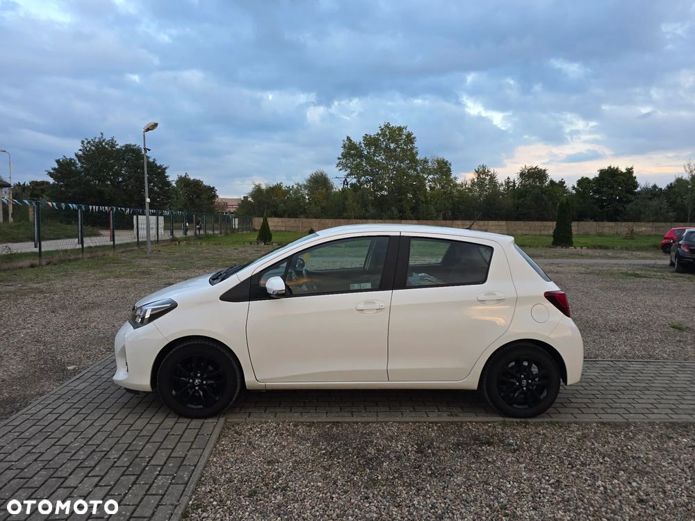 Toyota Yaris 1.33 Premium EU6 - 10