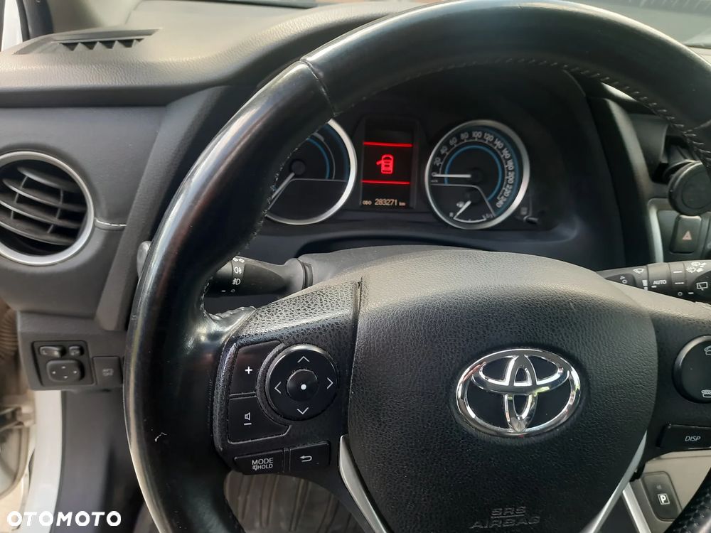 Toyota Auris 1.8 HSD Luna - 4