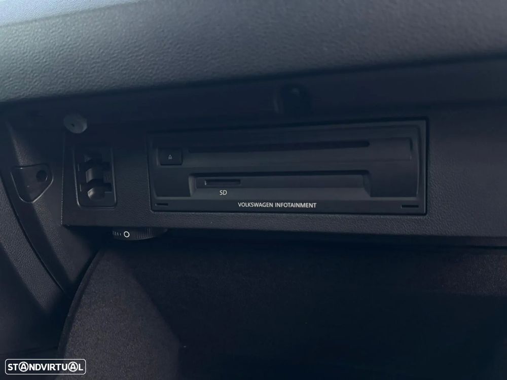 VW Passat 1.6 TDI Confortline - 34