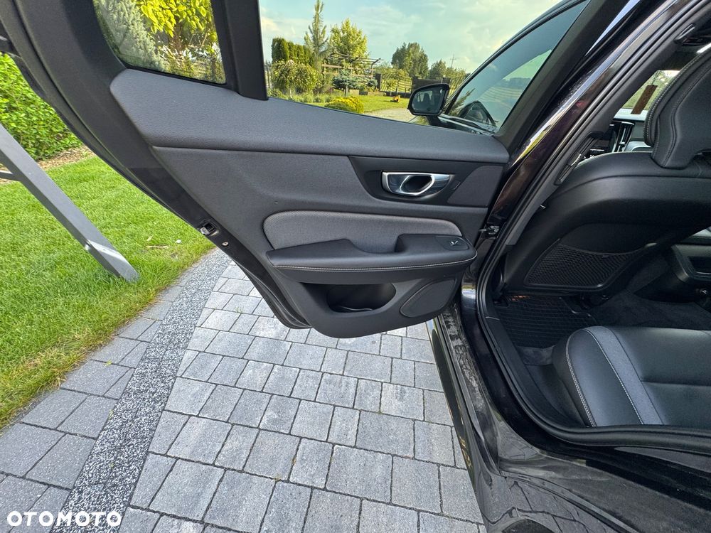 Volvo V60 D3 R-Design - 23