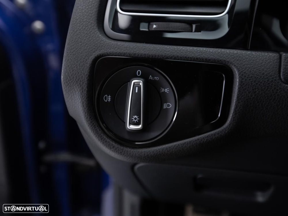 VW Golf Variant R 4Motion (BlueMotion ) DSG - 18